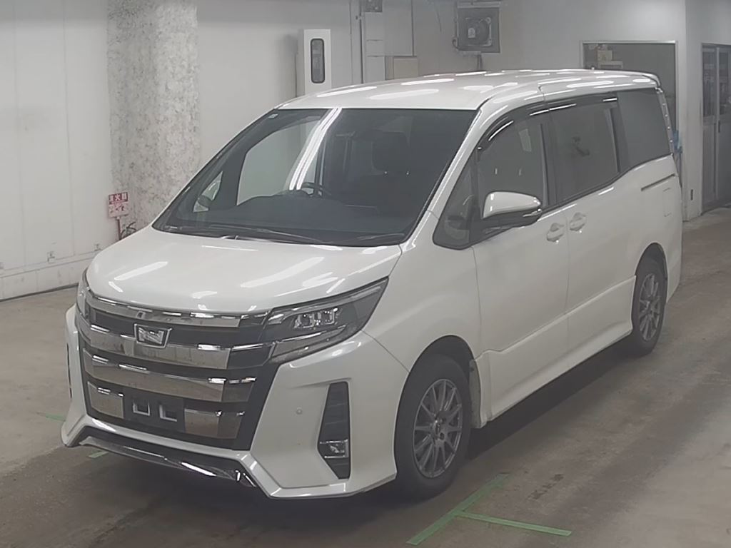 Buy TOYOTA NOAH in pakistan | 2017 | 2000 CC | UKA Japan Motors