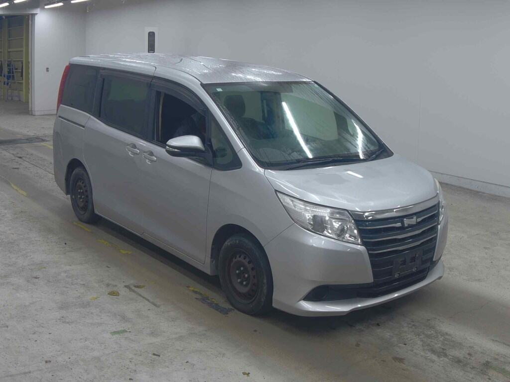TOYOTA NOAH 2015 2000CC in jamaica | Stock 28095