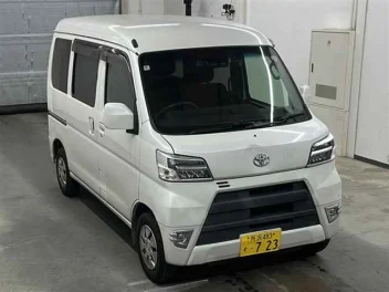 TOYOTA PIXIS VAN